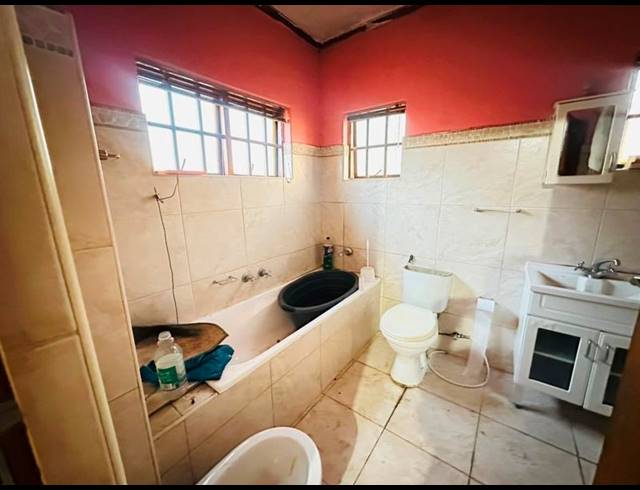 5 BEDROOM HOUSE FOR SALE IN PRIMROSE